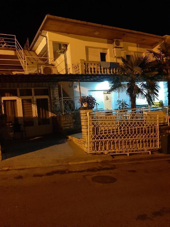 App Borna Daire Crikvenica Dış mekan fotoğraf